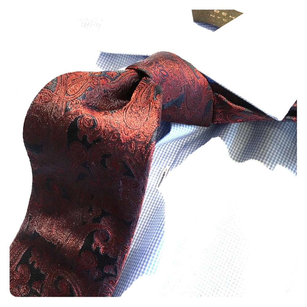 Wine paisley tie, navy blazer, royal blue blazer!